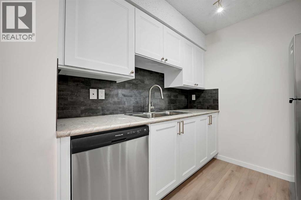1402, 544 Blackthorn Road NE, Thorncliffe, Calgary photo 5