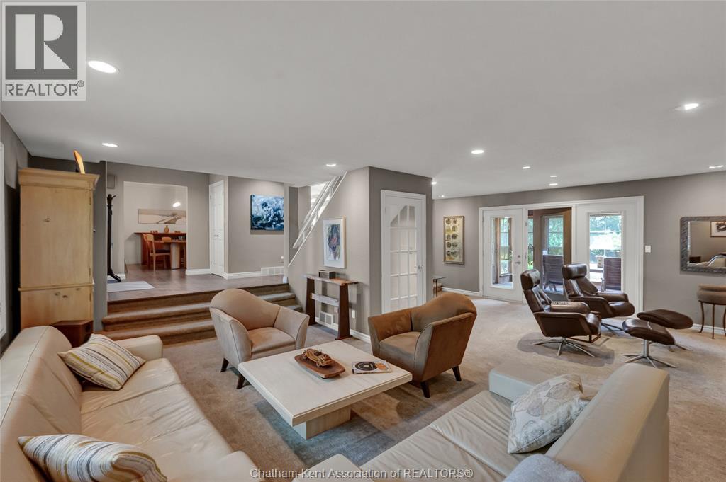 9133 Woodland CRESCENT - 19
