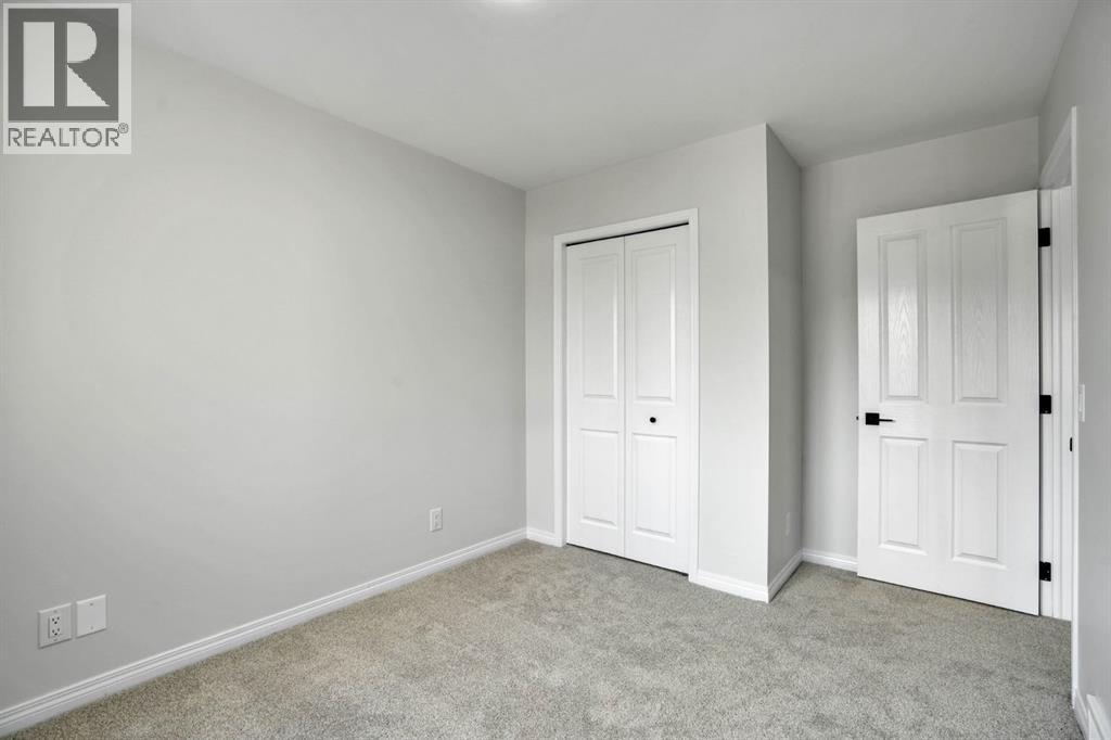 191 Cranwell Crescent SE - 25