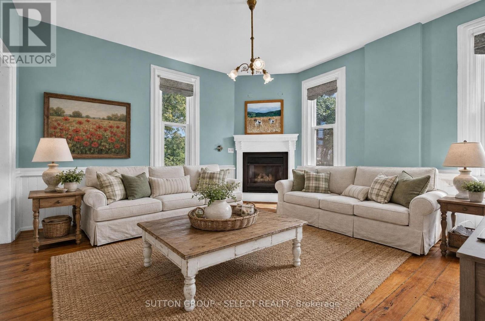 7 MACNAB STREET - 13
