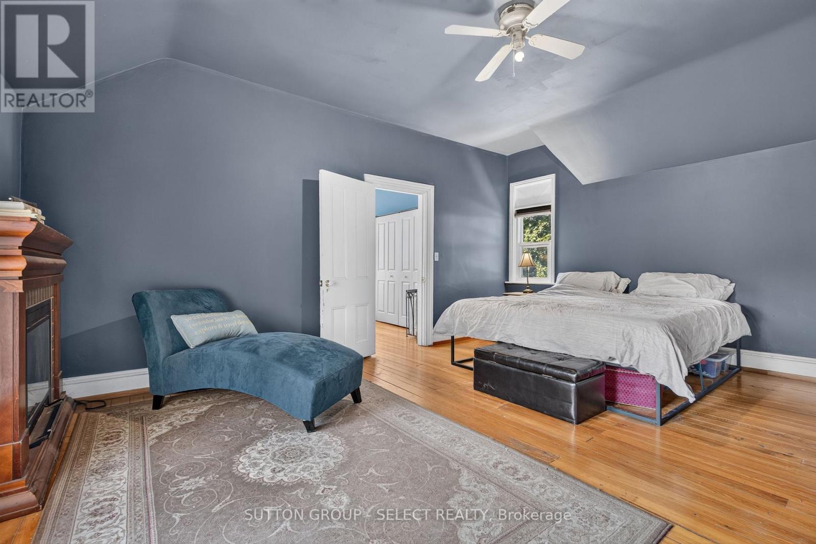 7 MACNAB STREET - 24