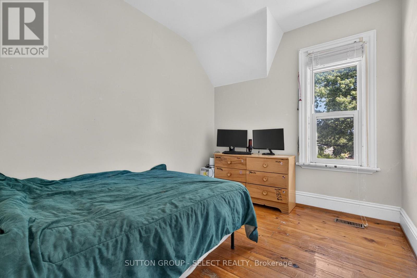 7 MACNAB STREET - 34
