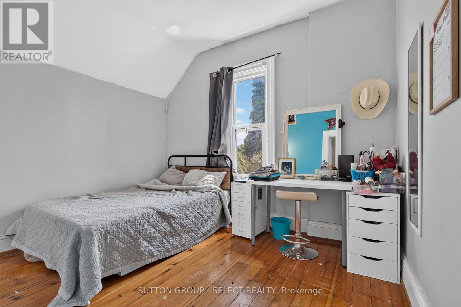7 MACNAB STREET - 36