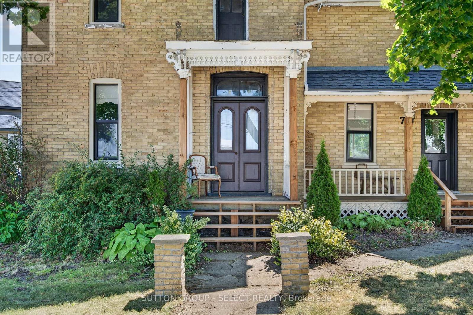 7 MACNAB STREET - 4