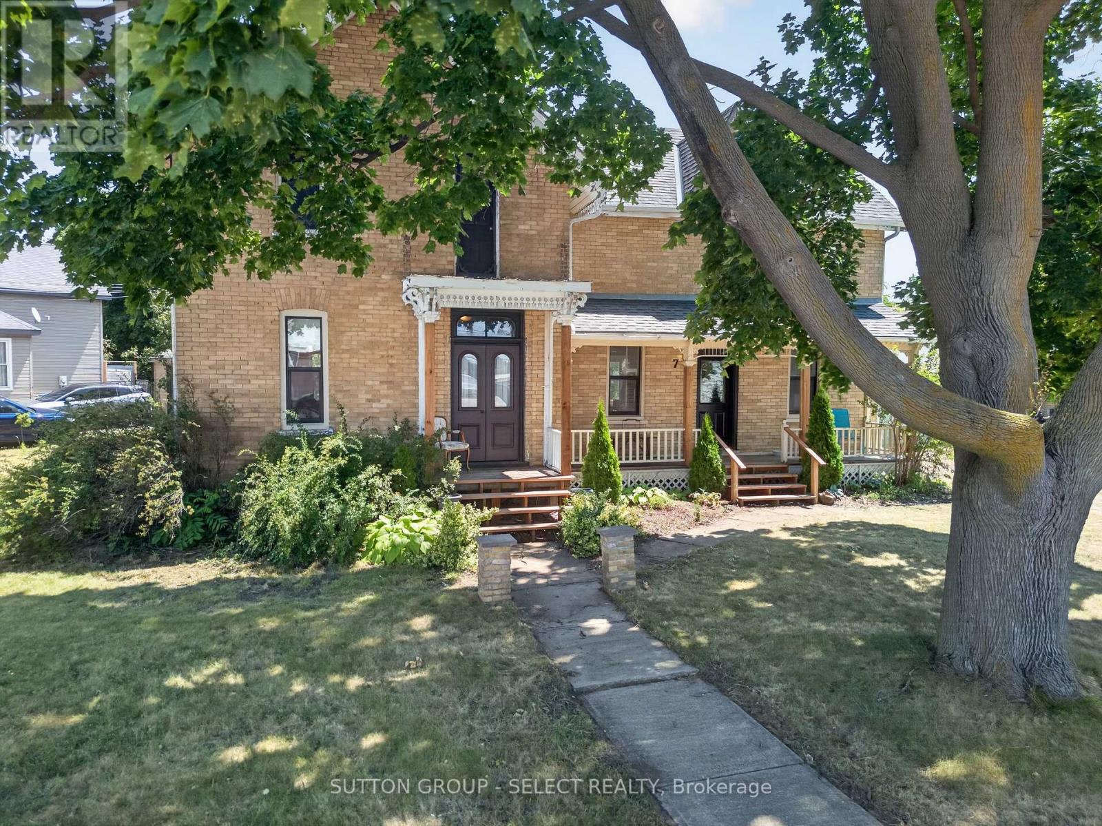 7 MACNAB STREET - 6