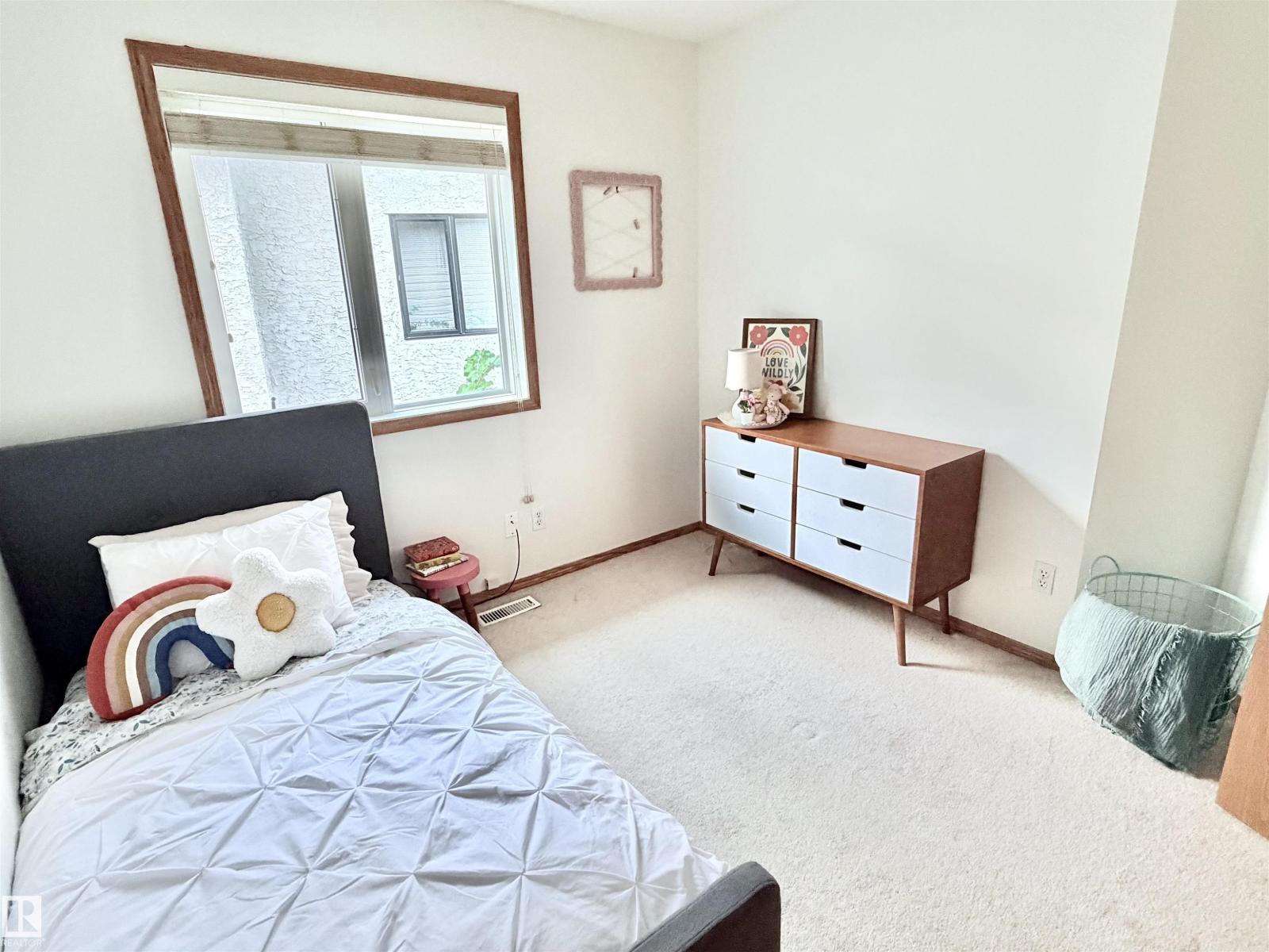 16203 89 Street NW - Photo 34