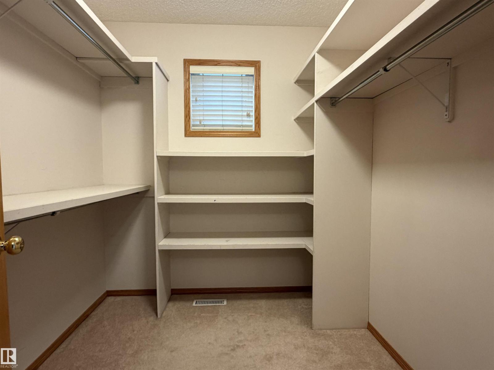 16203 89 Street NW - Photo 38