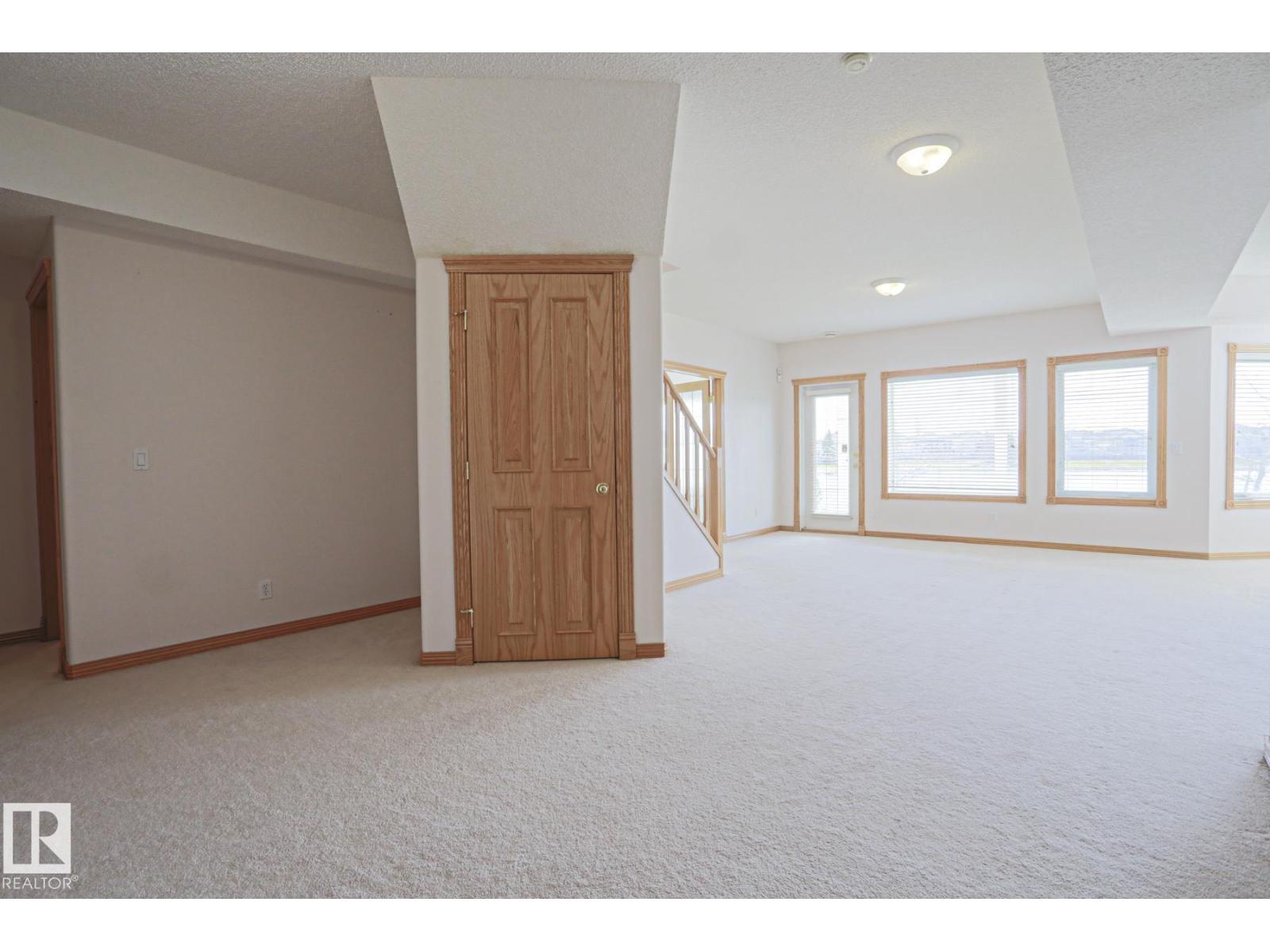 16203 89 ST NW - 60