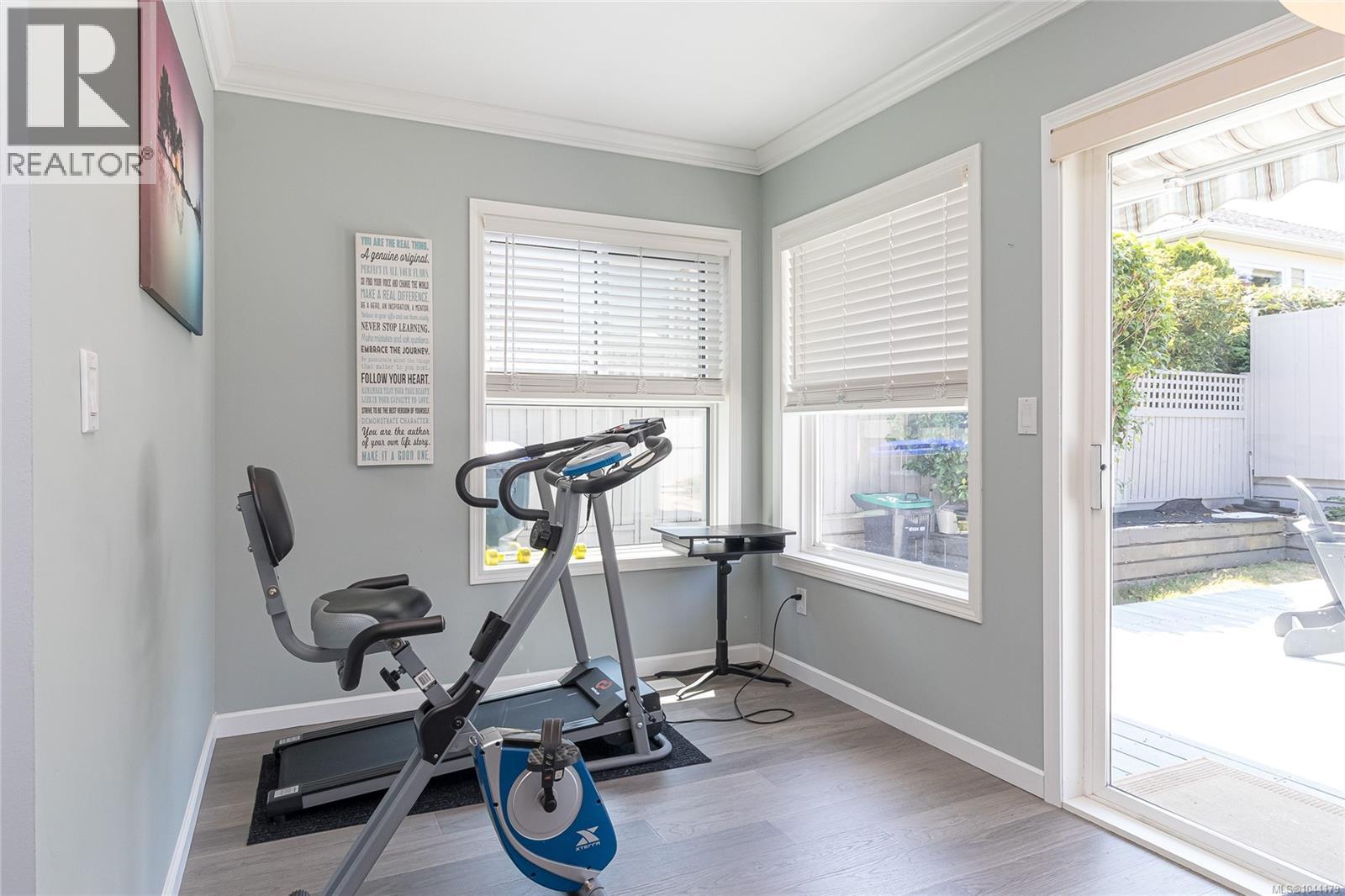 1290 Oceanside Dr - 22