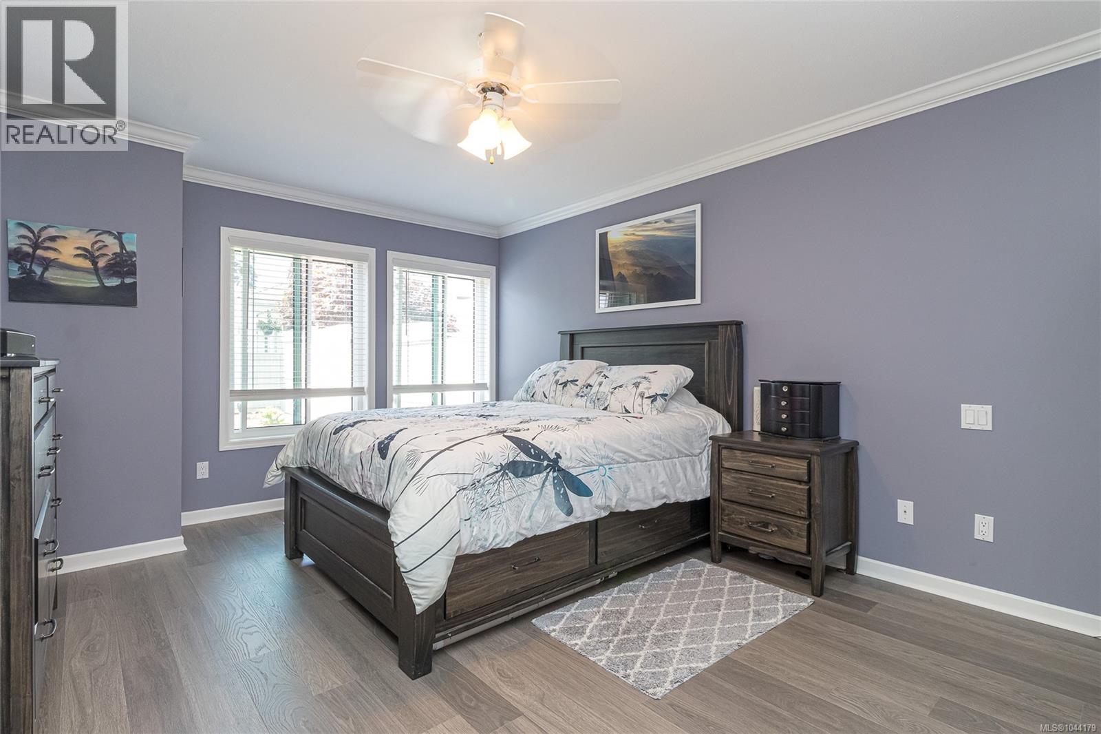 1290 Oceanside Dr - 27