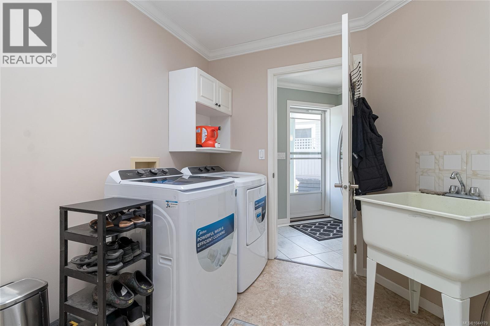 1290 Oceanside Dr - 37