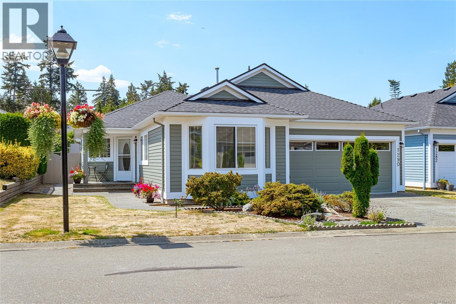1290 Oceanside Dr - 1