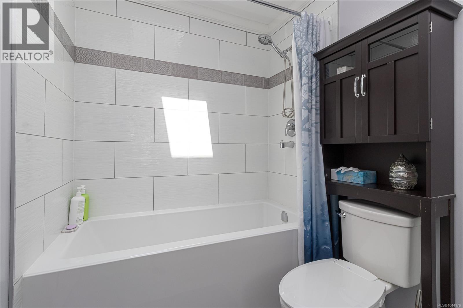1290 Oceanside Dr - 31