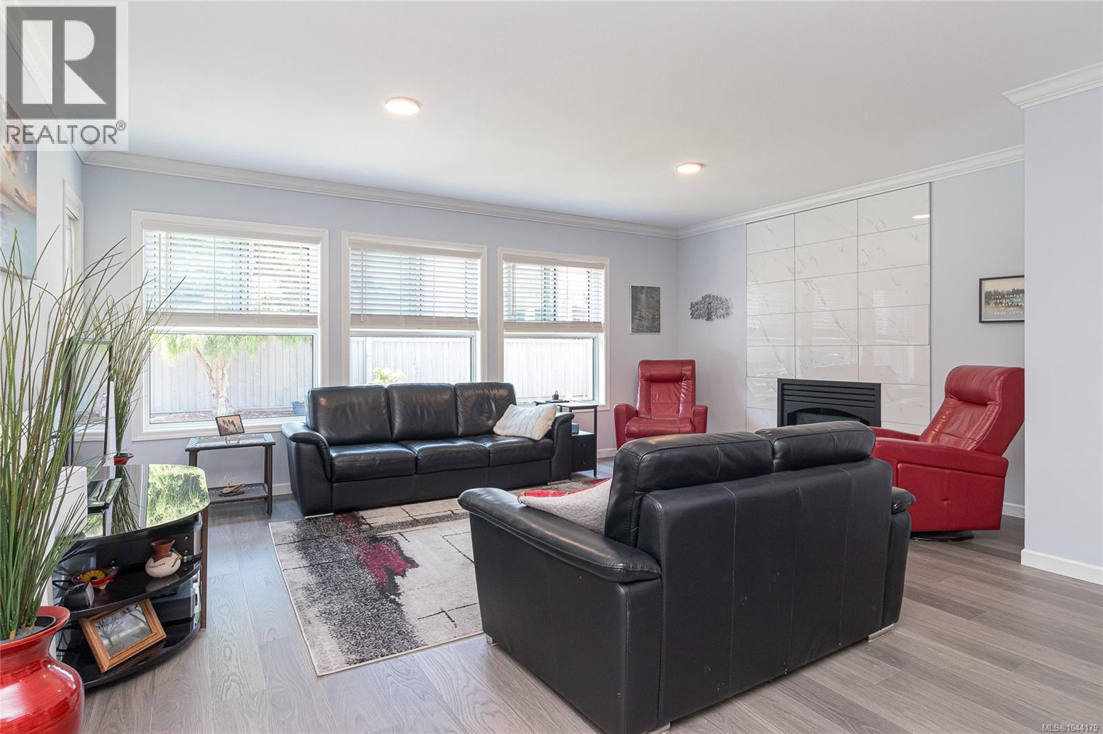1290 Oceanside Dr - 17