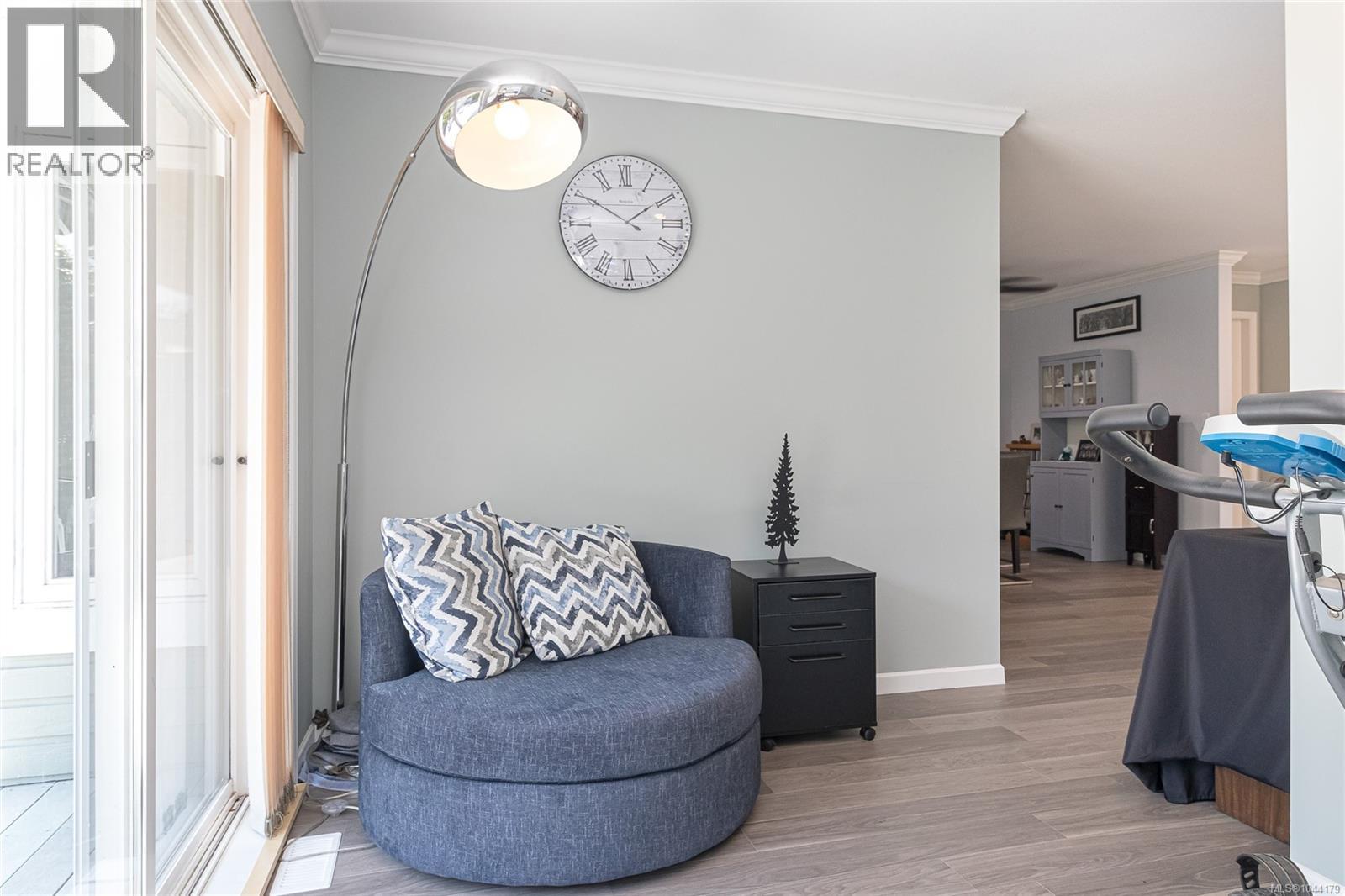 1290 Oceanside Dr - 24