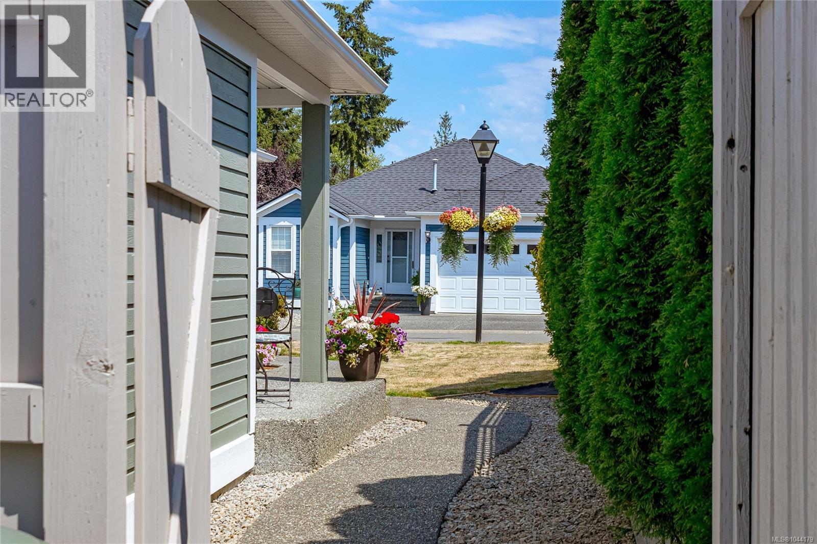1290 Oceanside Dr - 44