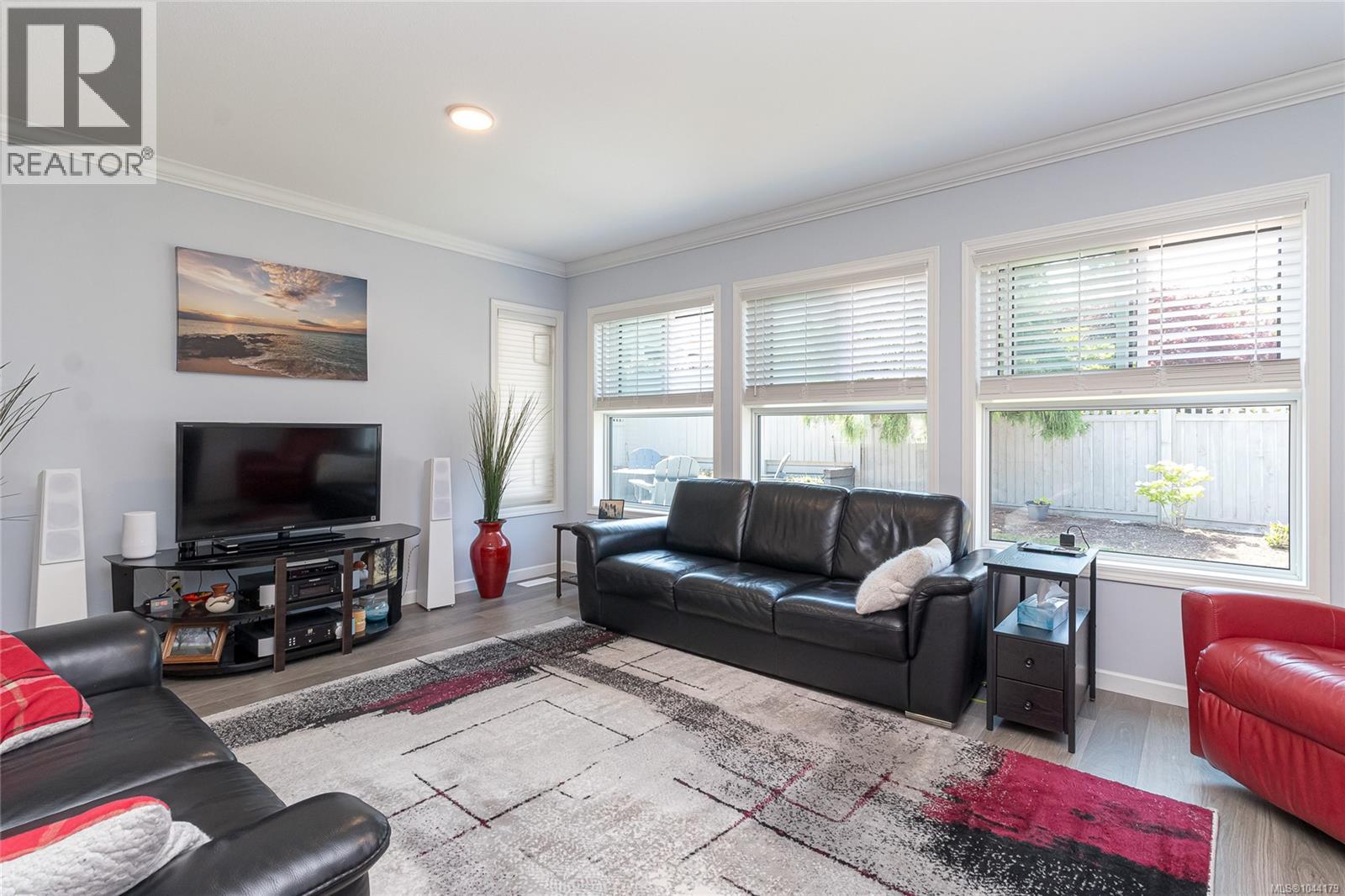 1290 Oceanside Dr - 19
