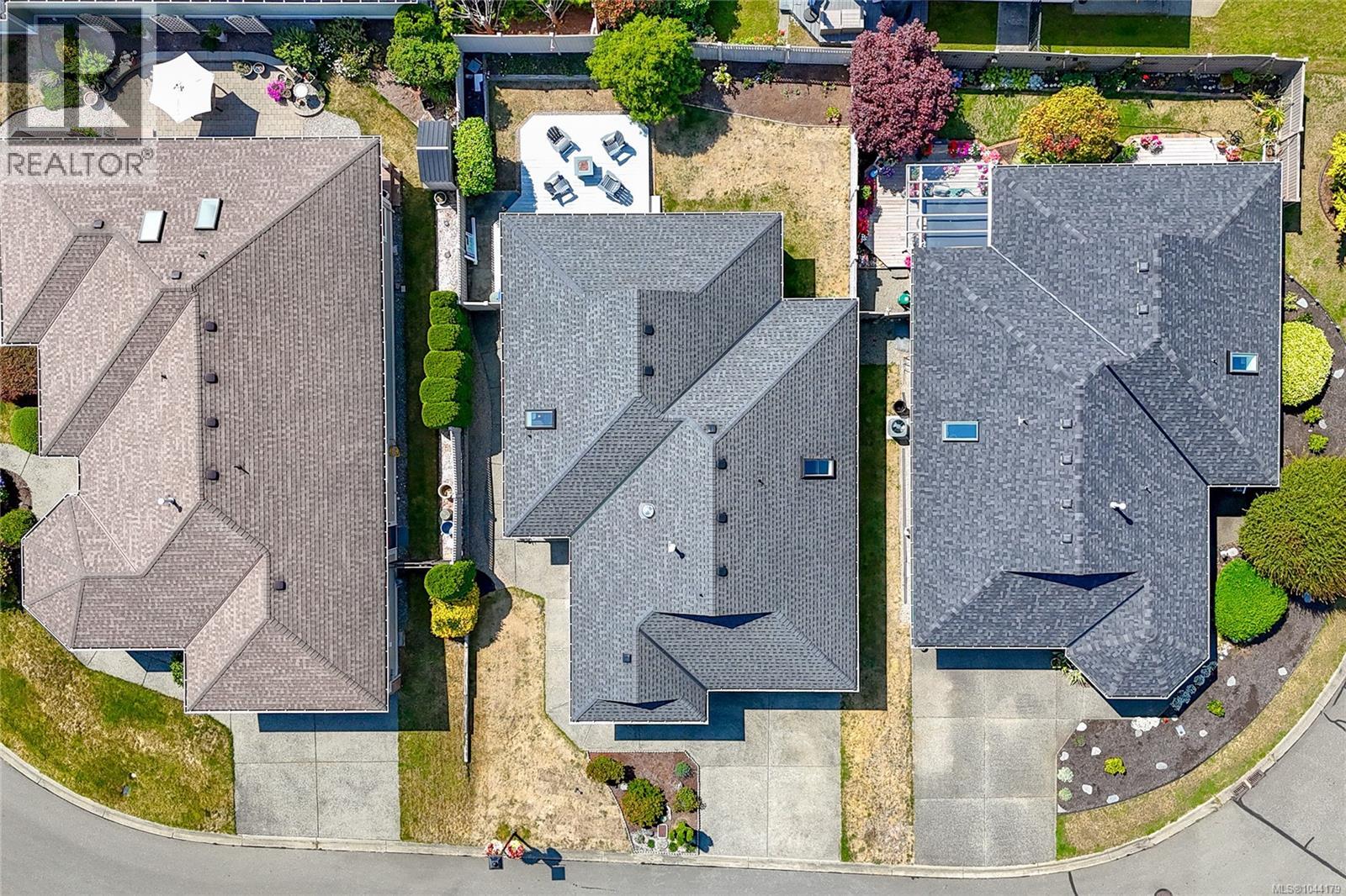 1290 Oceanside Dr - 46