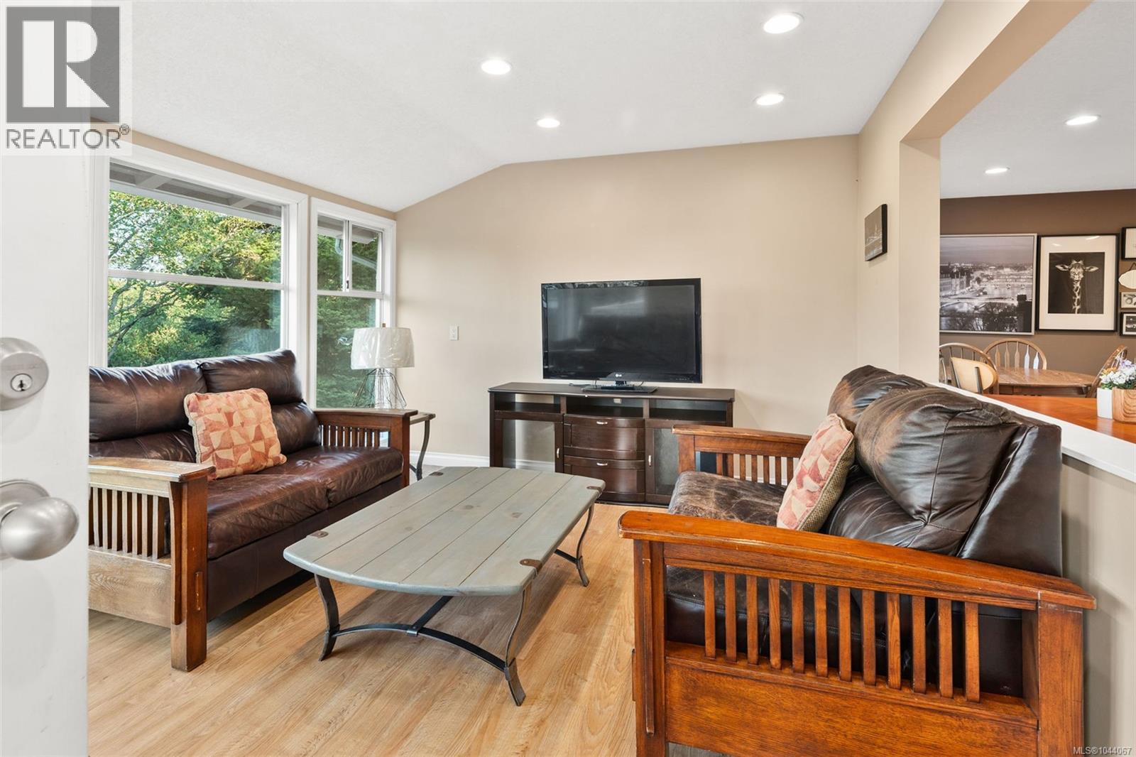 975 Meadowview Pl - 5