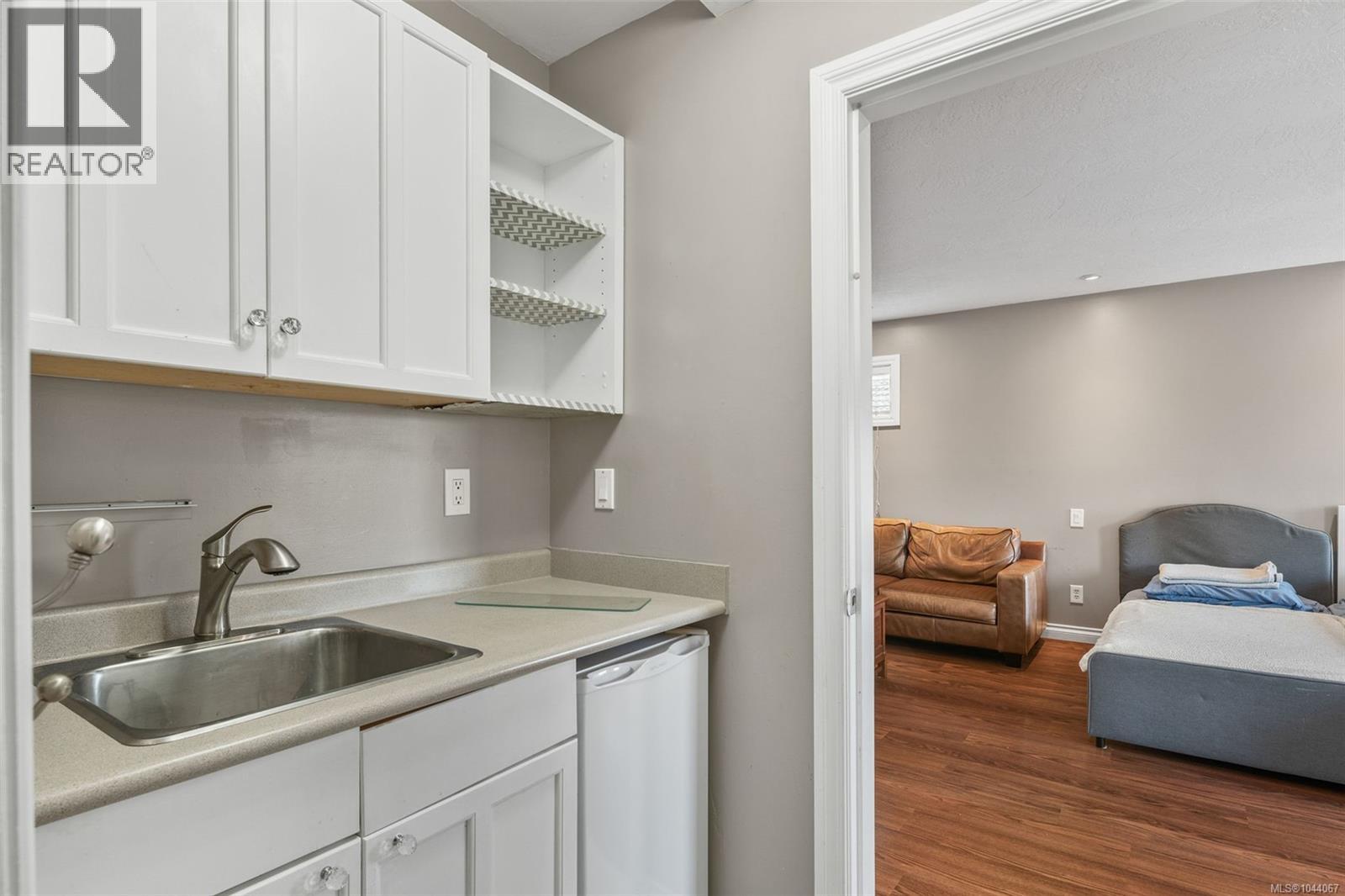 975 Meadowview Pl - Image 18