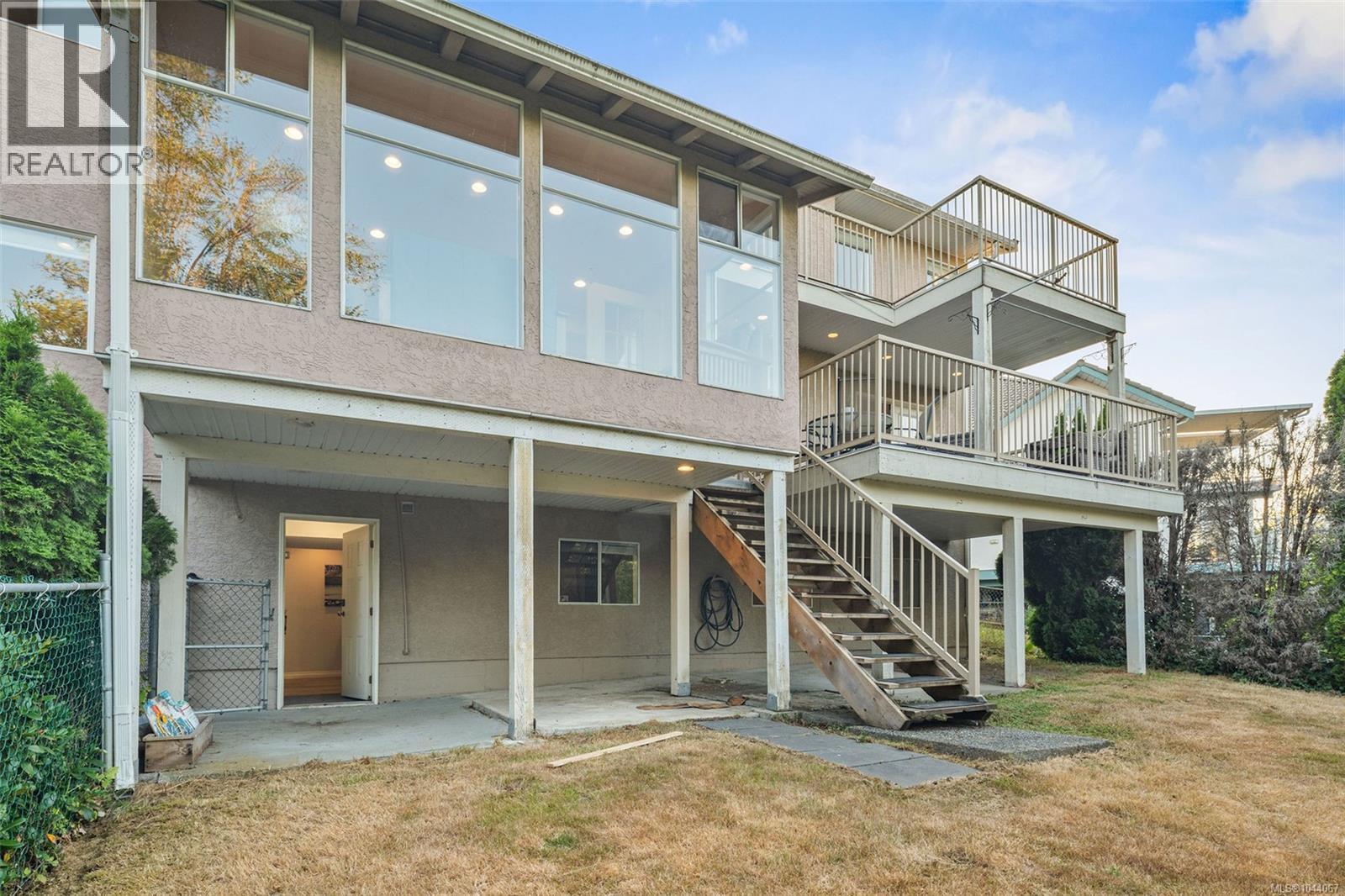 975 Meadowview Pl - Image 31