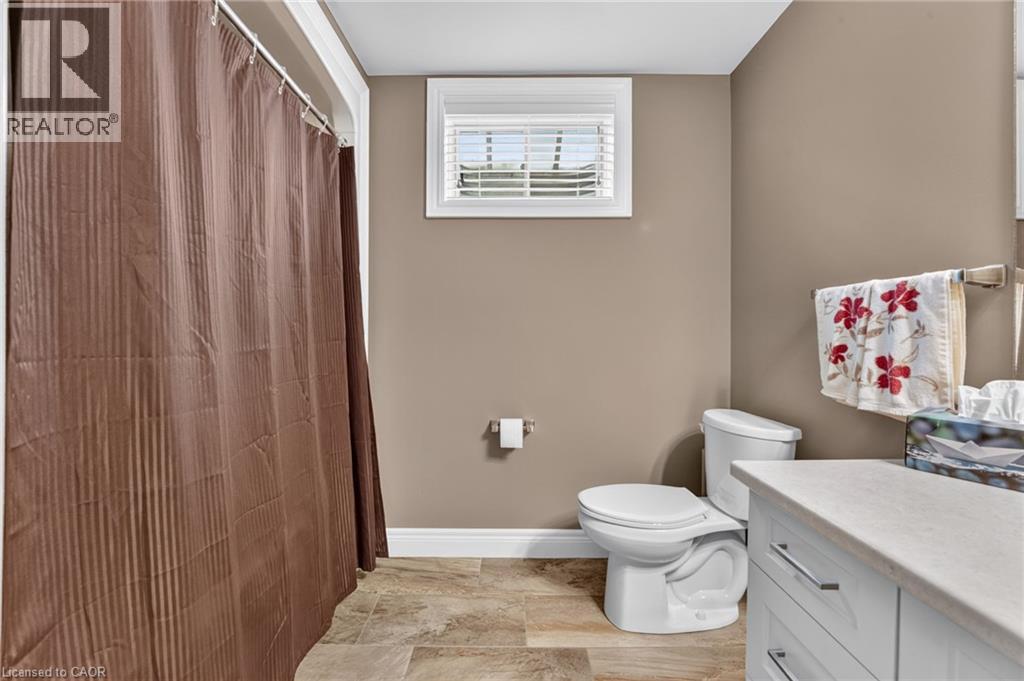 25 RICHARD Crescent - 26