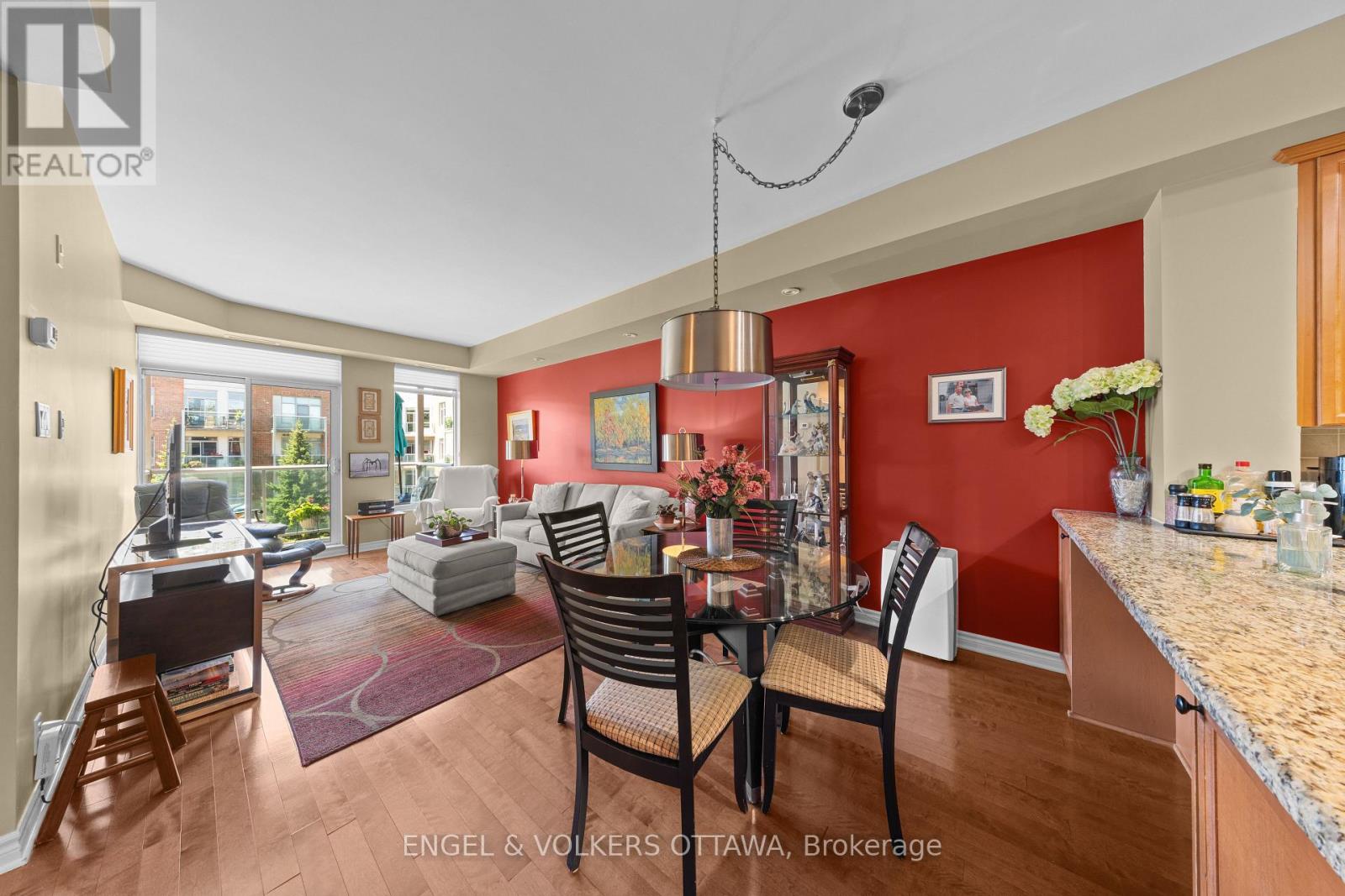 #304 205 BOLTON STREET - Image 13