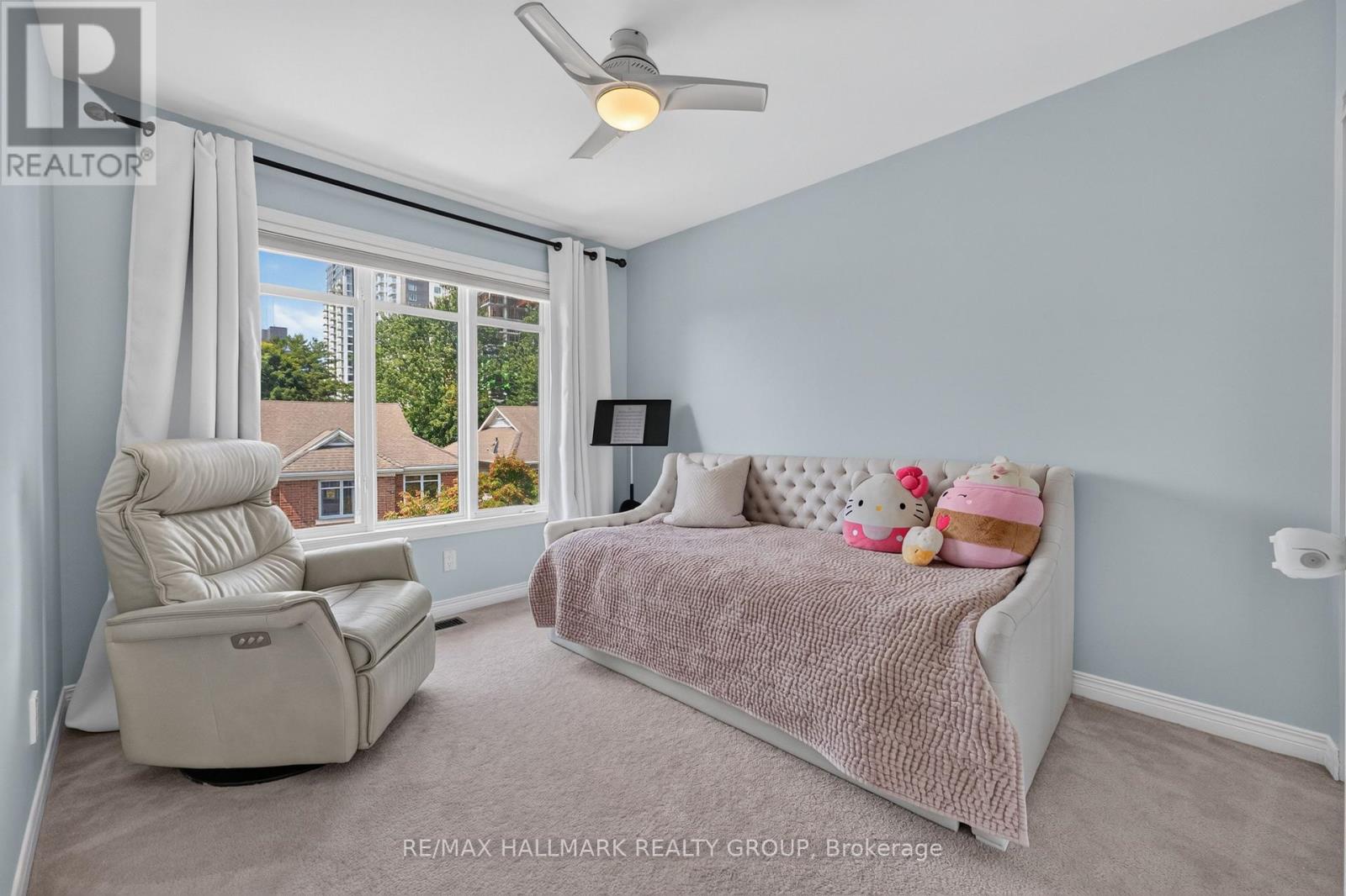 121 WEST VILLAGE PRIVATE - 17