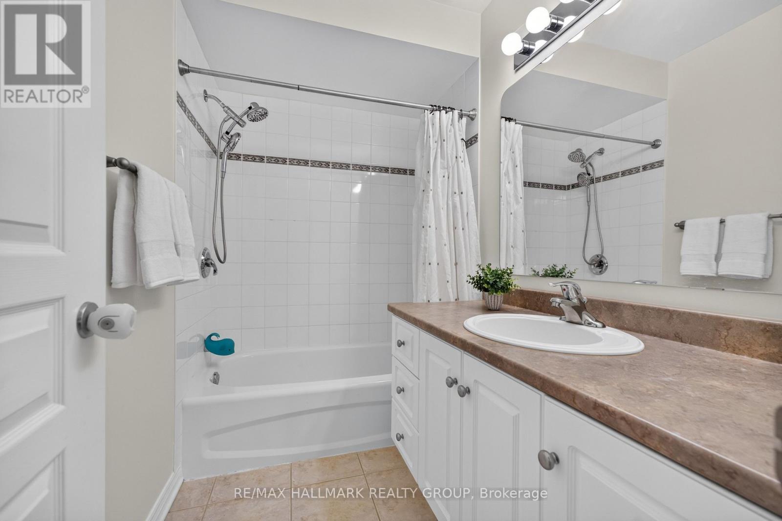 121 WEST VILLAGE PRIVATE - 19