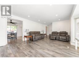 Living room - 95 Mcclellan Road, Ottawa, ON K2H8L6 Photo 7