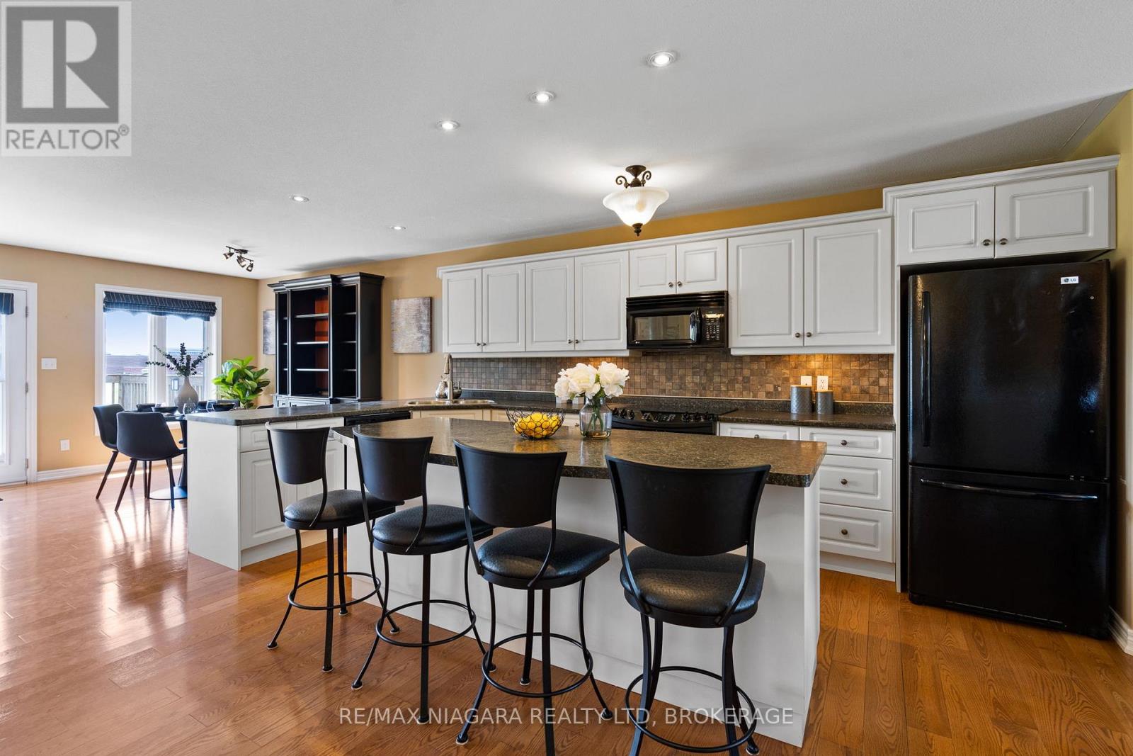 7040 ST MICHAEL AVENUE - 7