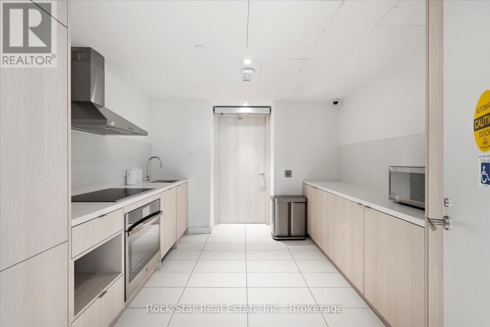#209 28 ANN STREET - 23