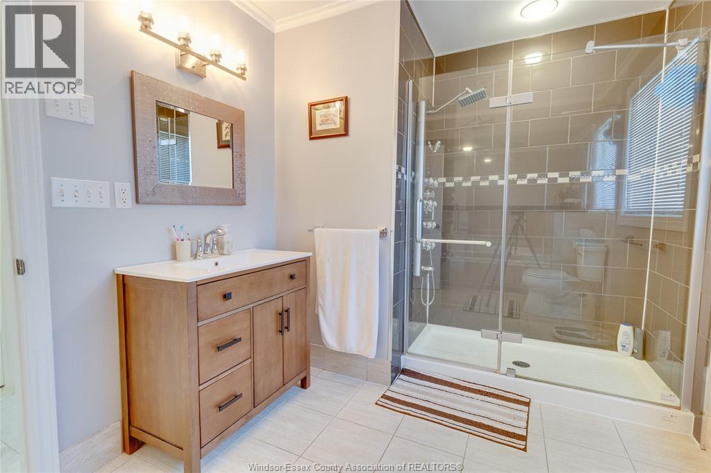 503 REGENT - 17