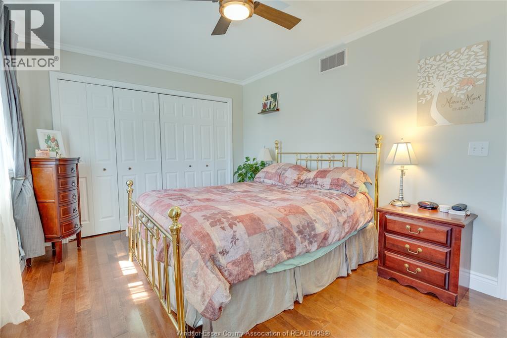 503 REGENT - 22