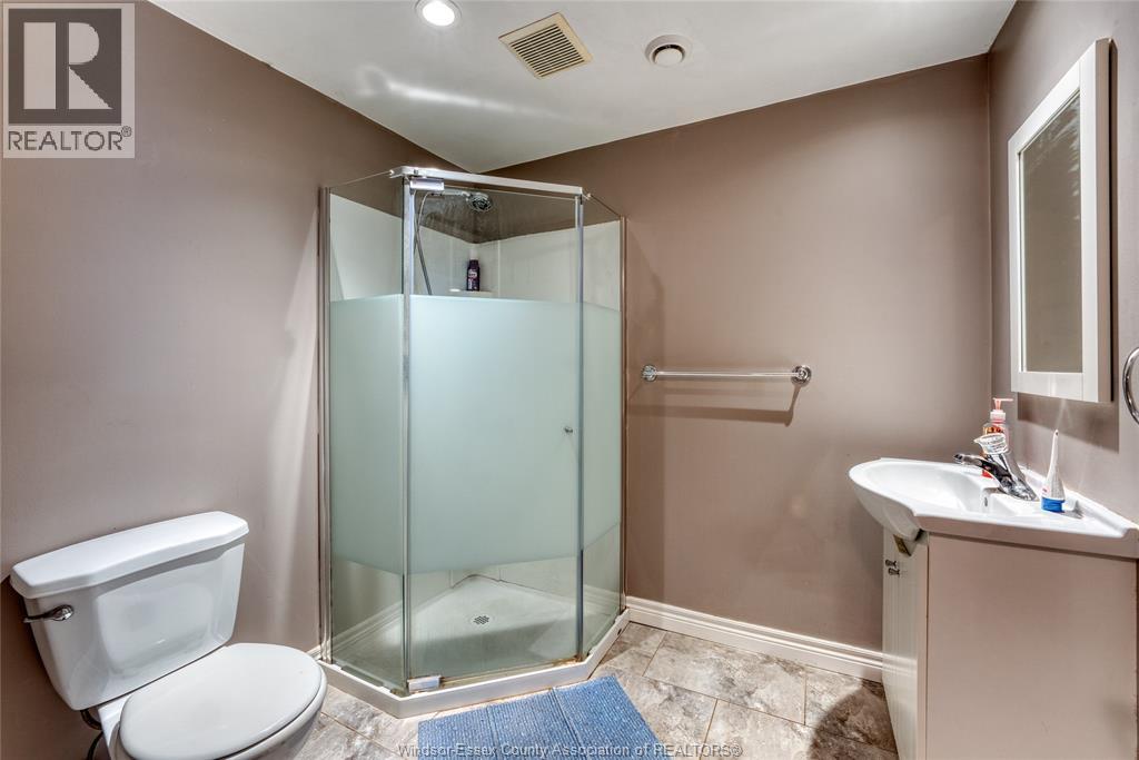 1329 FOSTER - 23