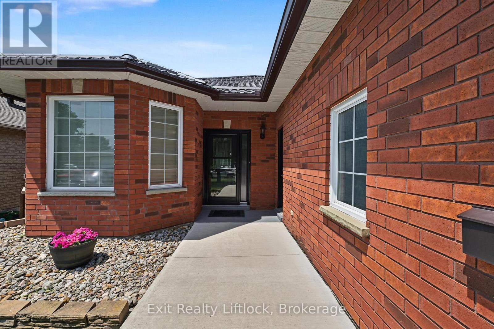 2522 MARSDALE DRIVE - 3
