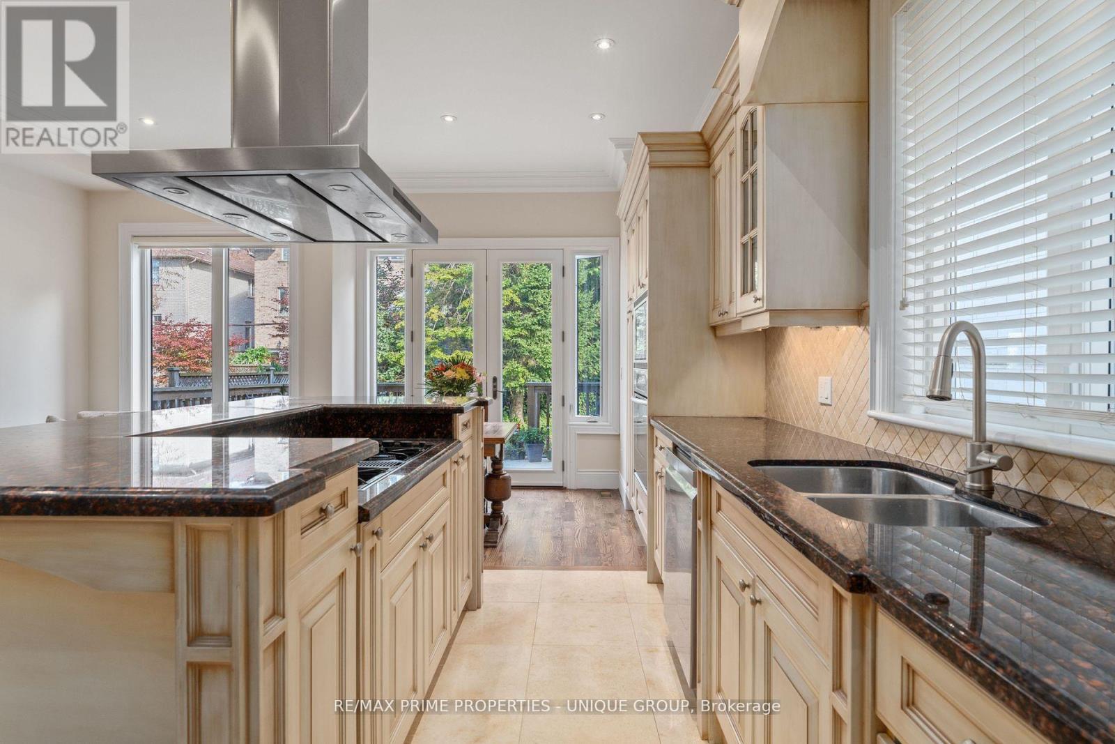 276 GREENFIELD AVENUE - 15