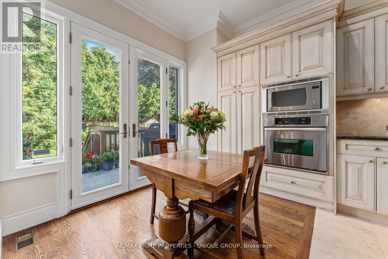 276 GREENFIELD AVENUE - 19