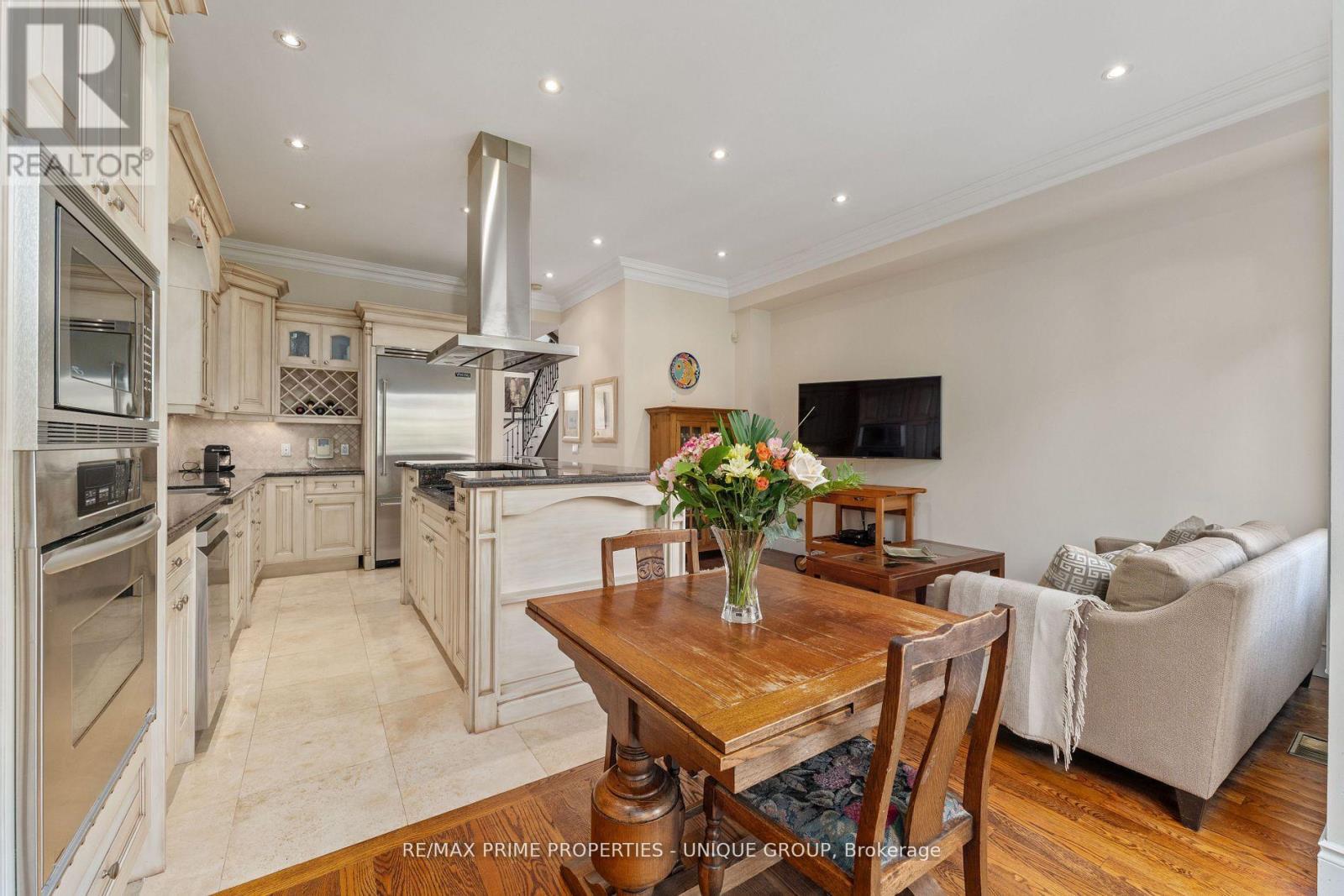 276 GREENFIELD AVENUE - 20