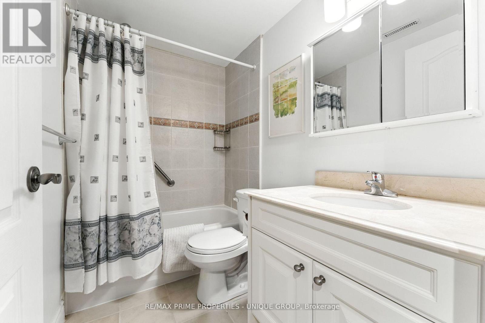 276 GREENFIELD AVENUE - 34