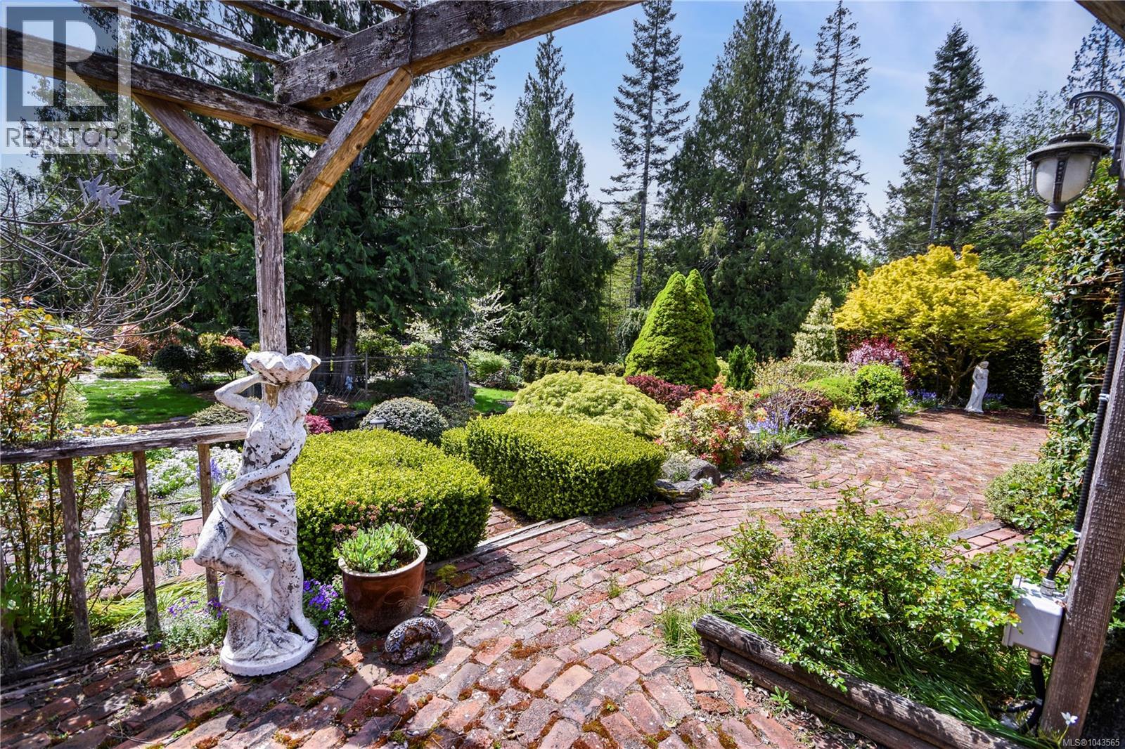 697 Crestwood Rd - 48