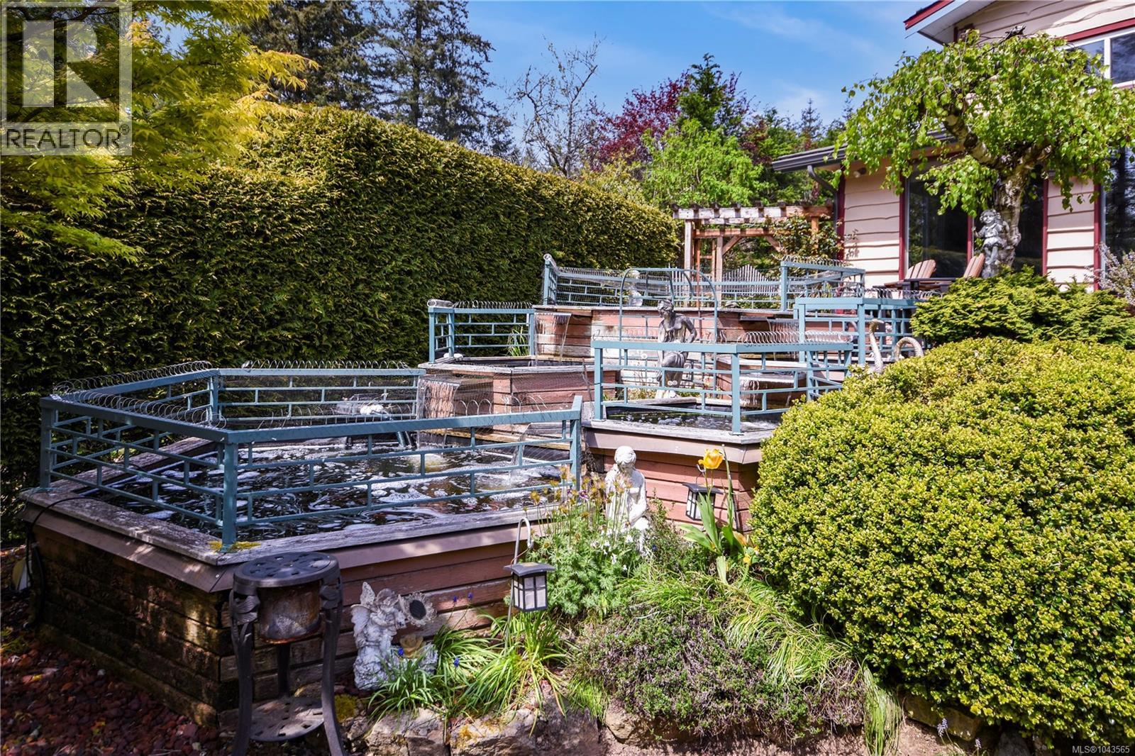 697 Crestwood Rd - 47