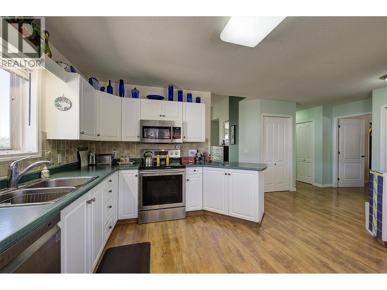 #18 2210 Louie Drive - 8