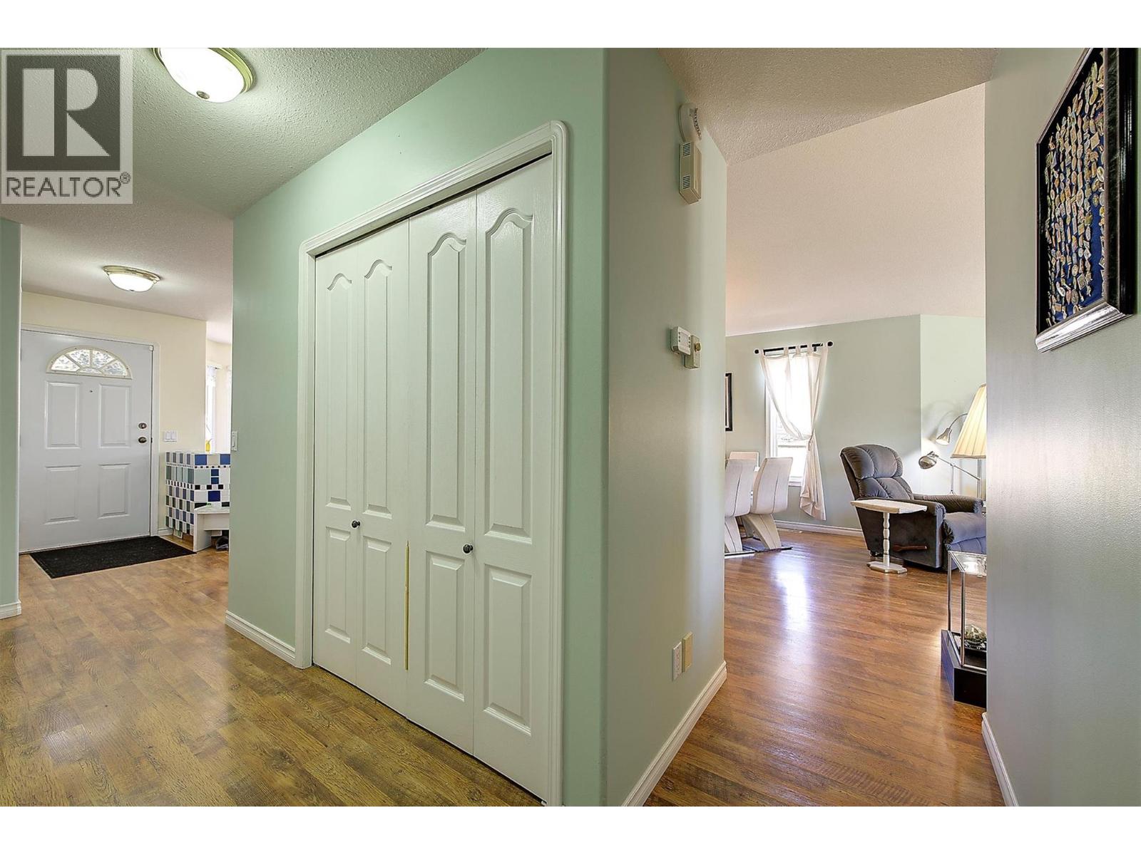 #18 2210 Louie Drive - 29