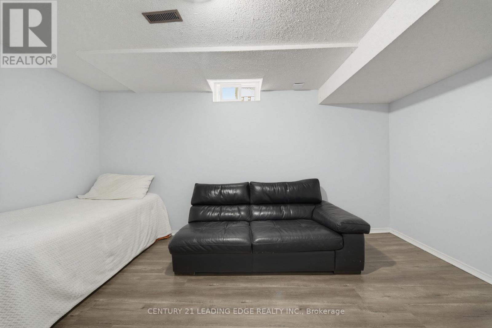 47 ELSON STREET - 44