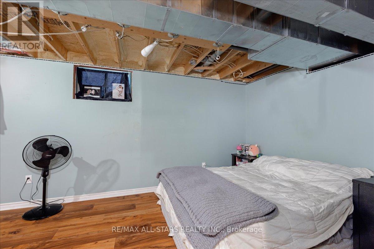 22 KELSEY CRESCENT - 24