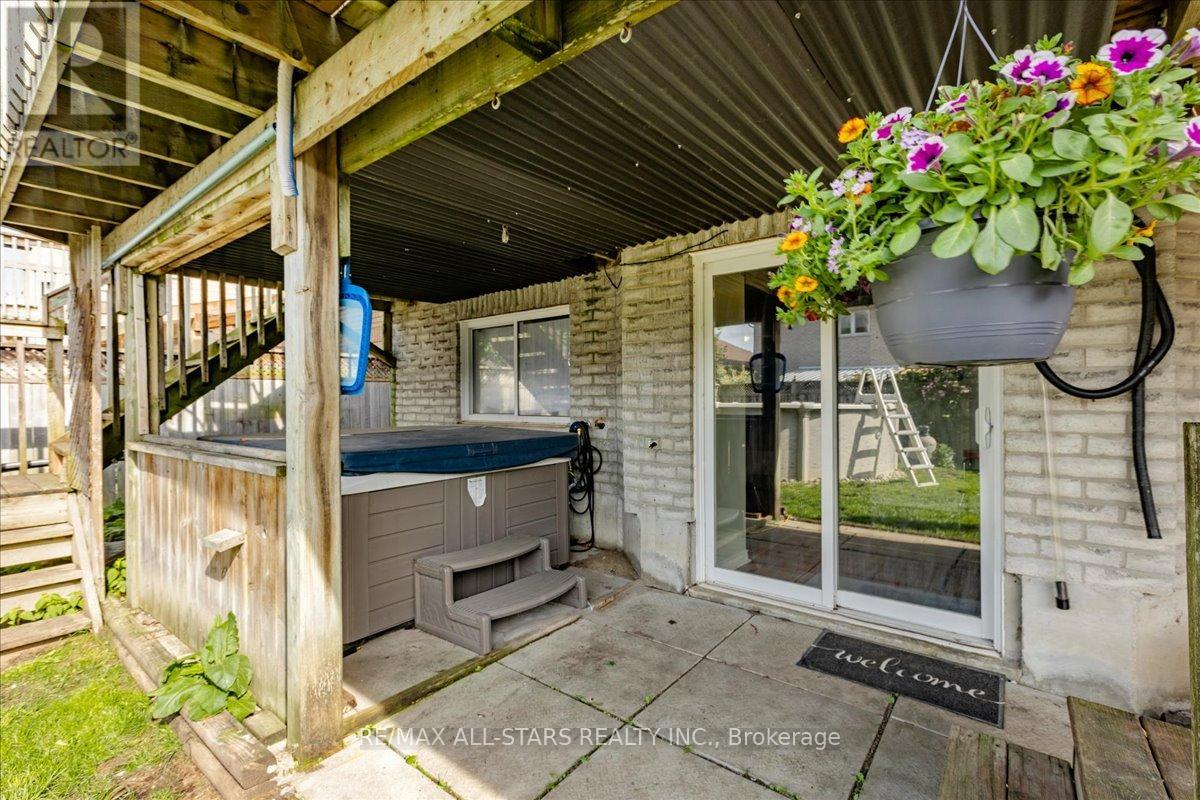 22 KELSEY CRESCENT - 30