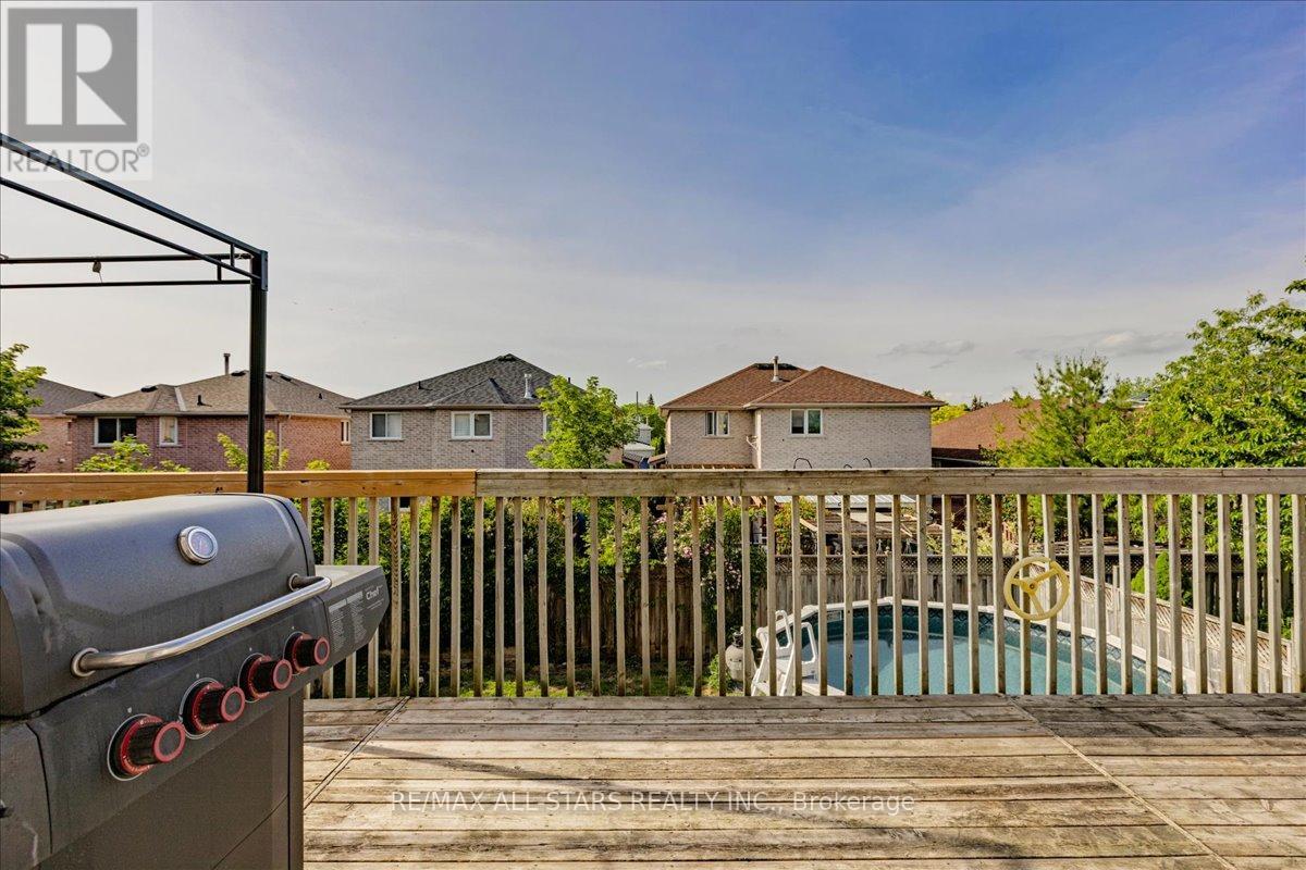 22 KELSEY CRESCENT - 31