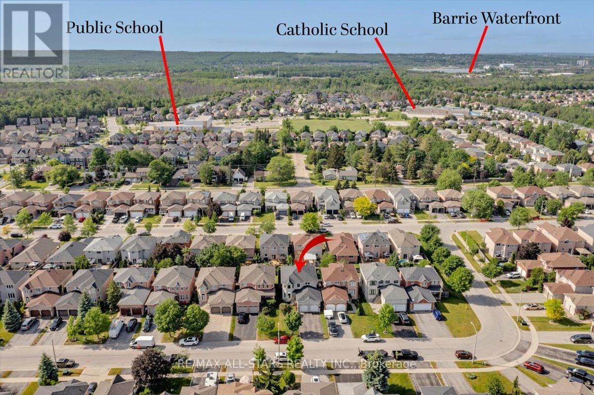 22 KELSEY CRESCENT - 43