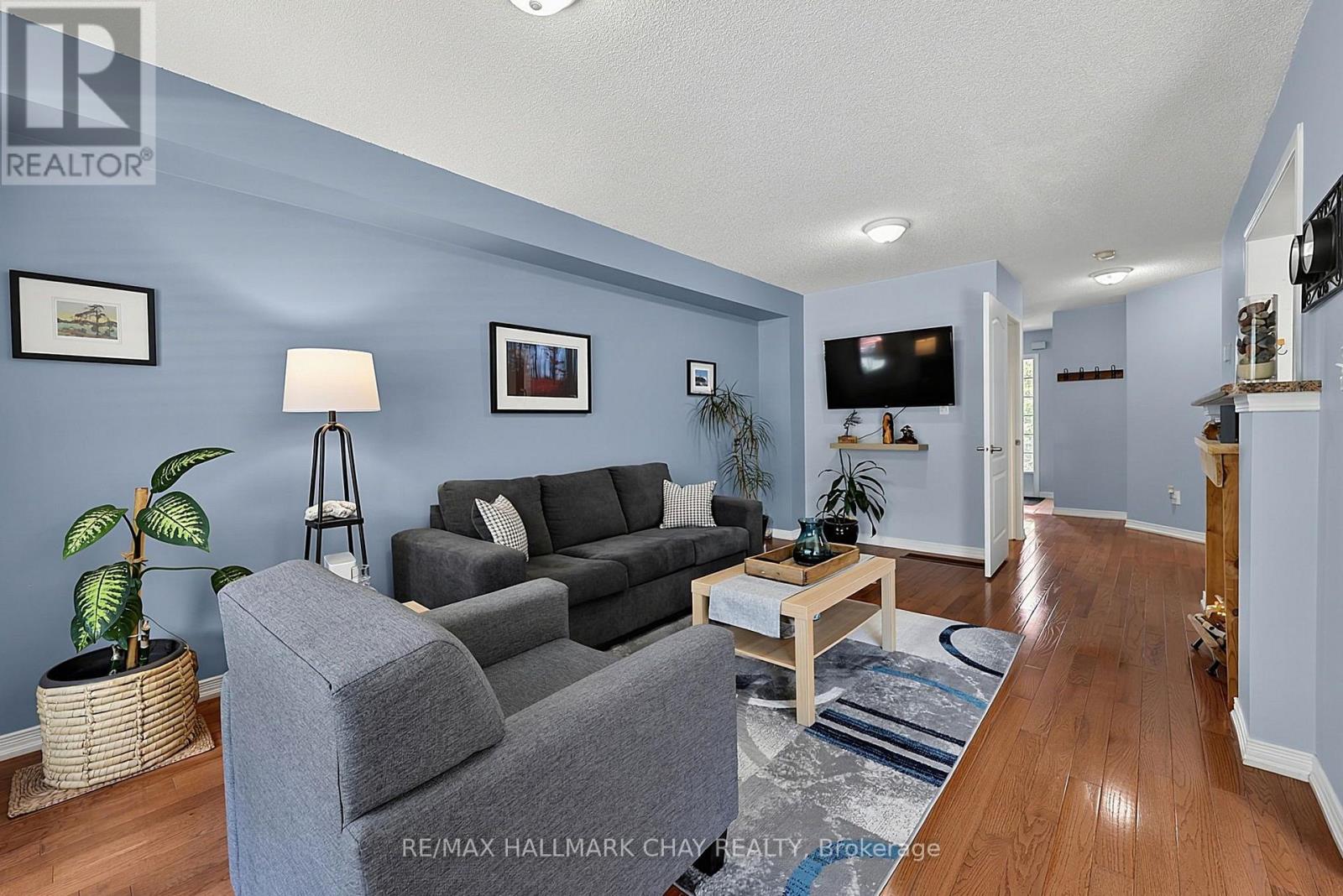 1426 BENSON STREET - 13